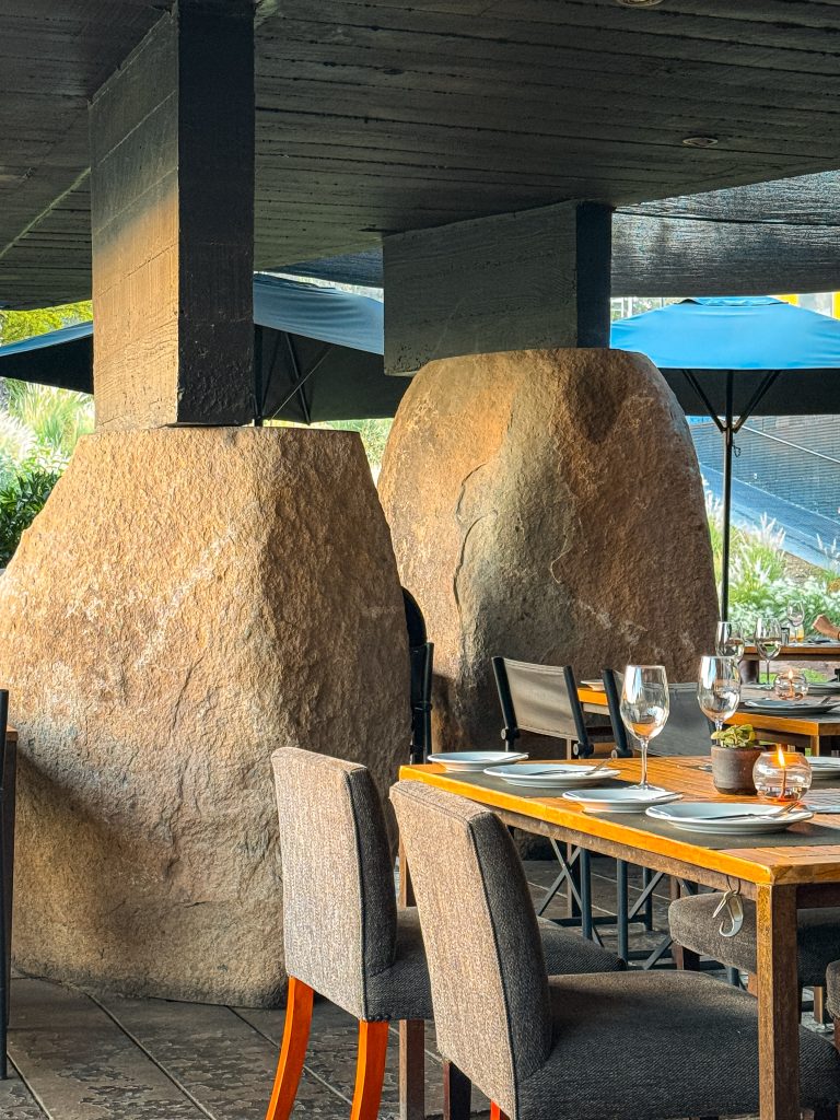 Large stone architecture at Mestizo