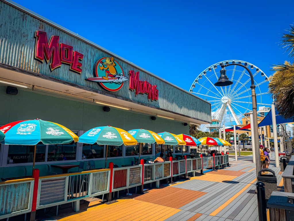 Outdoor dining on Myrtle Beach Boardwalk